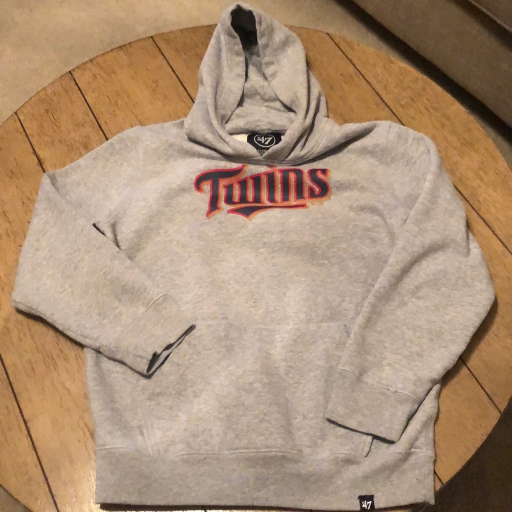 Like new youth xl Twins hoodie
